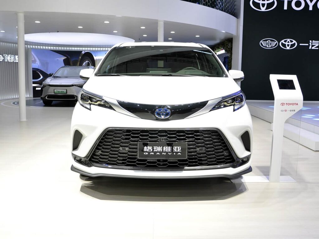 2026 Toyota Granvia